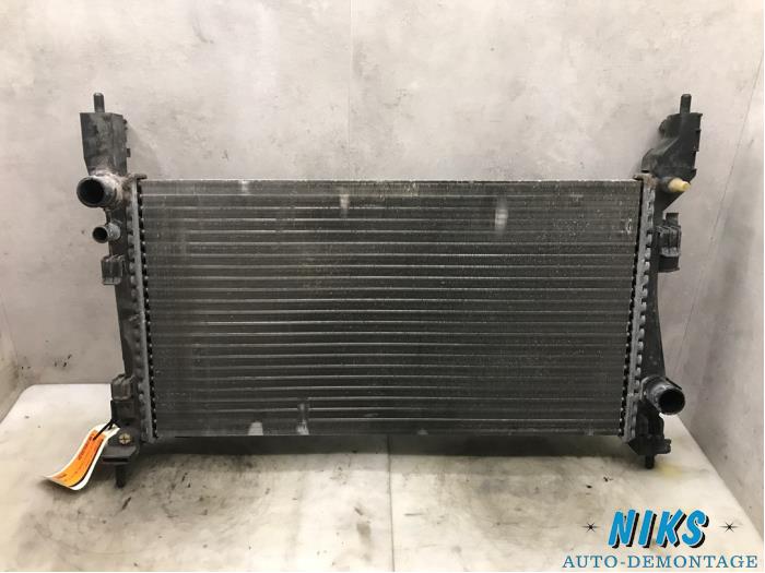 Gebruikte Radiateur Fiat Qubo 1.3 D 16V Multijet Prijs op aanvraag aangeboden door Niks autodemontage