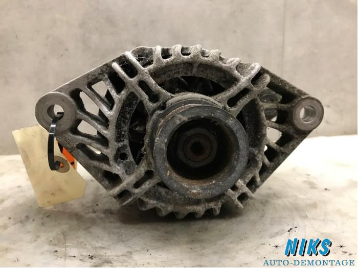 Gebruikte Dynamo Alfa Romeo 147 (937) 2.0 Twin Spark 16V Prijs op aanvraag aangeboden door Niks autodemontage