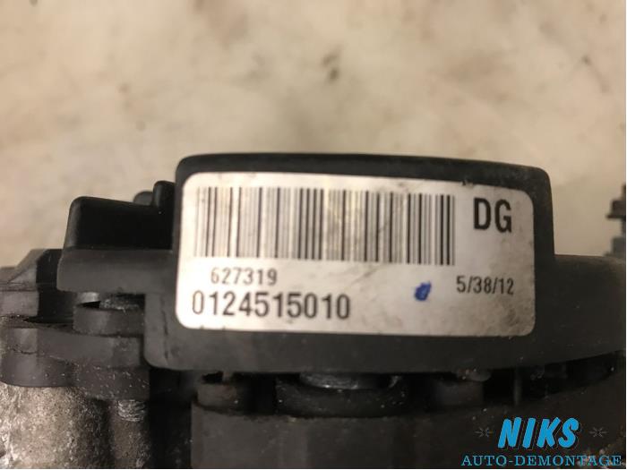 Dynamo van een Volkswagen Golf IV (1J1) 1.9 TDI 2001