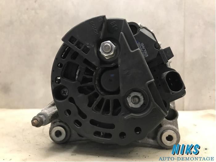 Dynamo van een Volkswagen Golf IV (1J1) 1.9 TDI 2001