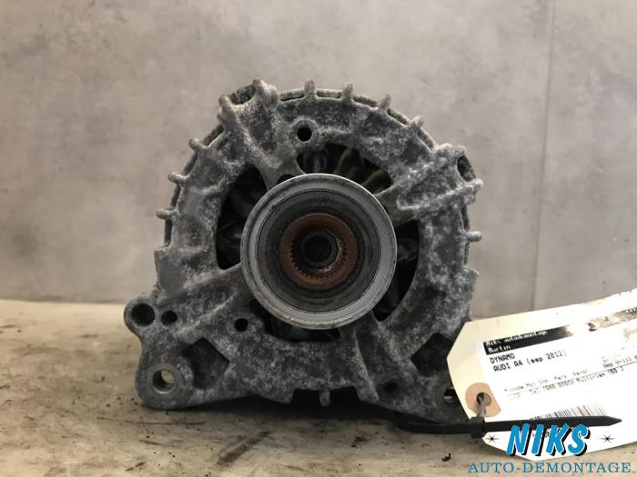 Dynamo van een Audi A4 Avant (B8) 2.0 TDI 143 16V 2012
