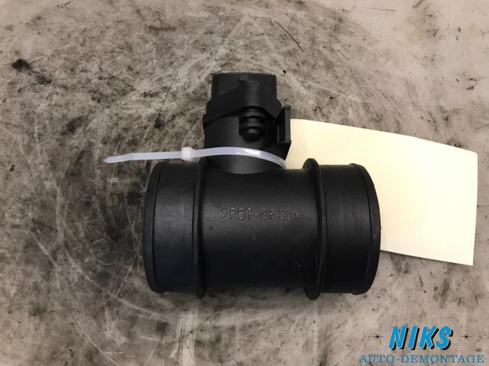 Gebruikte Luchtweger Opel Corsa C (F08/68) 1.4 16V Twin Port Prijs op aanvraag aangeboden door Niks autodemontage