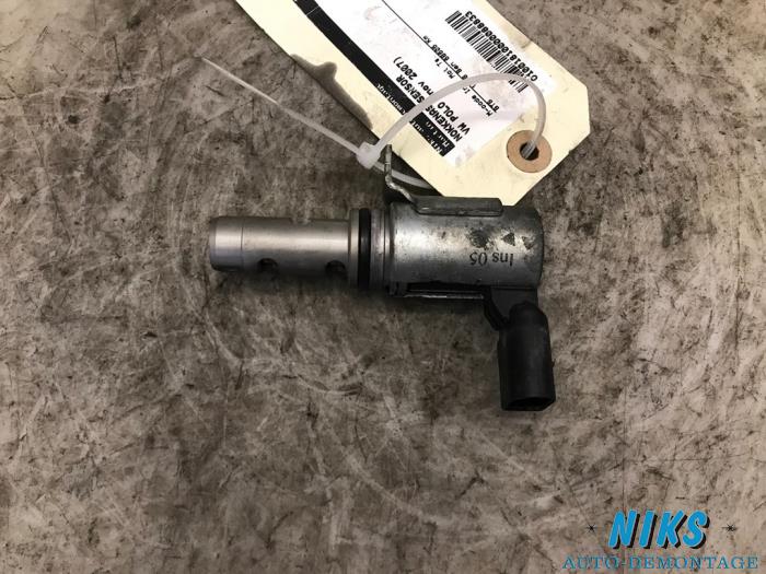 Gebruikte Sensor Nokkenas Volkswagen Polo IV (9N1/2/3) 1.6 16V Prijs op aanvraag aangeboden door Niks autodemontage