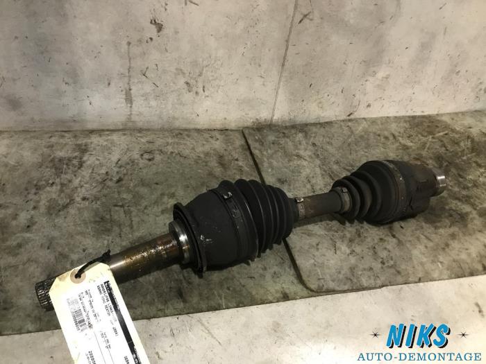 Gebruikte Steekas links-voor Ssang Yong Rexton 2.9 TD RJ 290 Prijs op aanvraag aangeboden door Niks autodemontage