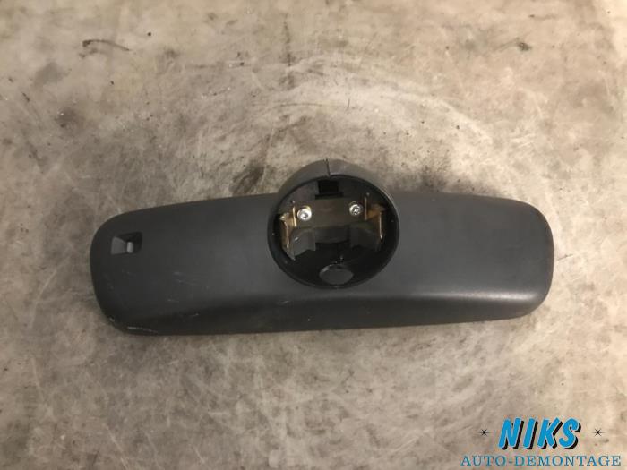 Binnenspiegel van een Volkswagen Polo IV (9N1/2/3) 1.2 12V 2006