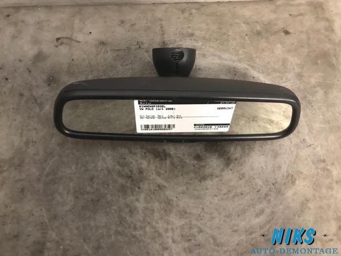 Binnenspiegel van een Volkswagen Polo IV (9N1/2/3) 1.2 12V 2006