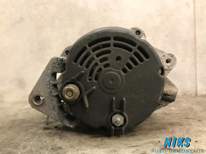 Dynamo van een Opel Astra G Caravan (F35) 1.8 16V 1999