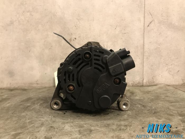 Alternator van een Peugeot 206 (2A/C/H/J/S) 1.1 XN,XR 2000