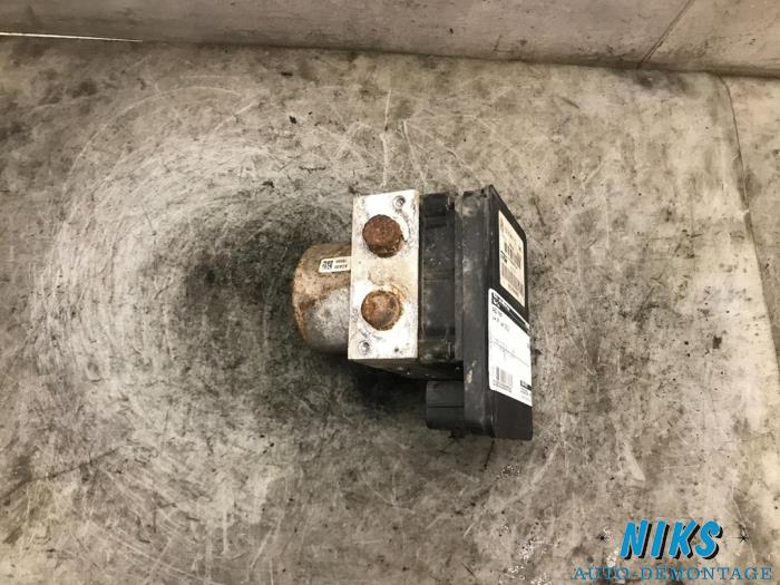 Gebruikte ABS Pomp Volkswagen Up! (121) 1.0 12V 60 Prijs op aanvraag aangeboden door Niks autodemontage