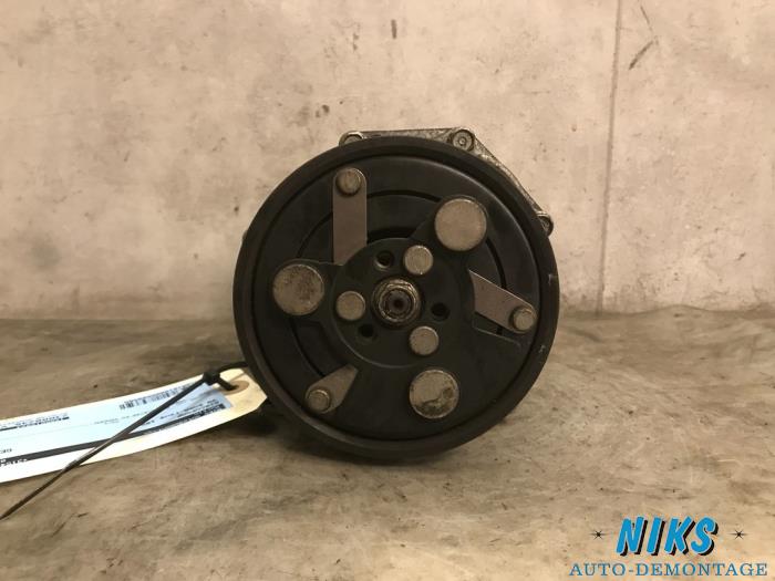 Gebruikte Aircopomp Volkswagen Bora (1J2) 2.0 Prijs op aanvraag aangeboden door Niks autodemontage