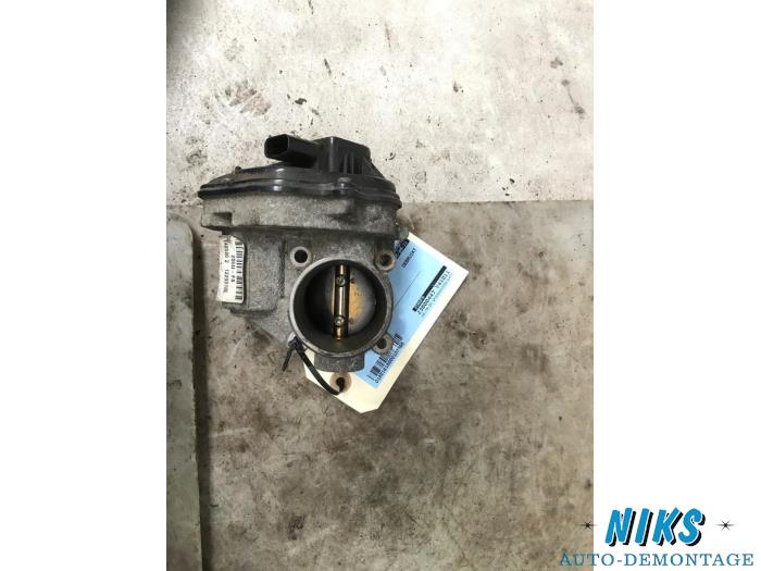 Gebruikte Gasklephuis Ford Focus 2 1.6 Ti-VCT 16V Prijs op aanvraag aangeboden door Niks autodemontage
