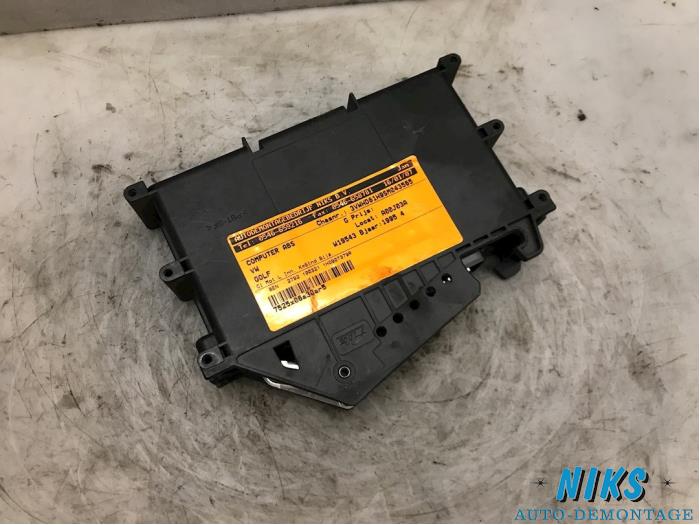 Gebruikte ABS Computer Volkswagen Golf III (1H1) 2.8 VR6 Prijs op aanvraag aangeboden door Niks autodemontage