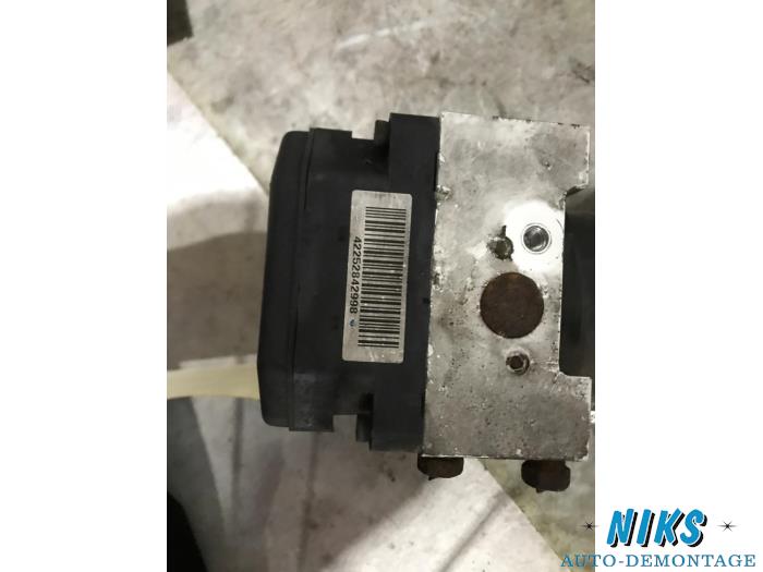 ABS Pomp van een Kia Sportage (JE) 2.0 CVVT 16V 4x2 2005