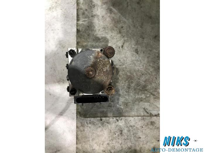 Gebruikte ABS Pomp Hyundai i30 (FD) 1.6 CVVT 16V Prijs op aanvraag aangeboden door Niks autodemontage