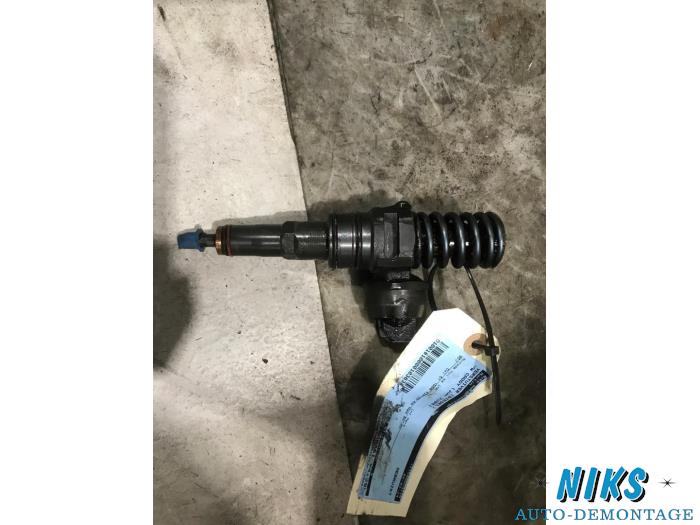 Verstuiver (diesel) van een Volkswagen Caddy III (2KA,2KH,2CA,2CH) 2.0 SDI 2005