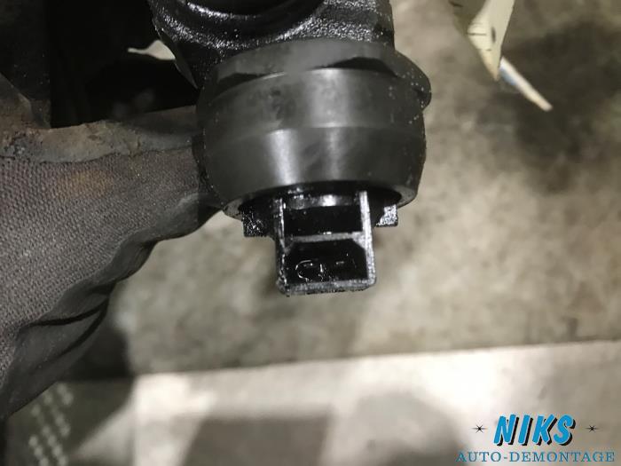 Verstuiver (diesel) van een Volkswagen Caddy III (2KA,2KH,2CA,2CH) 2.0 SDI 2005