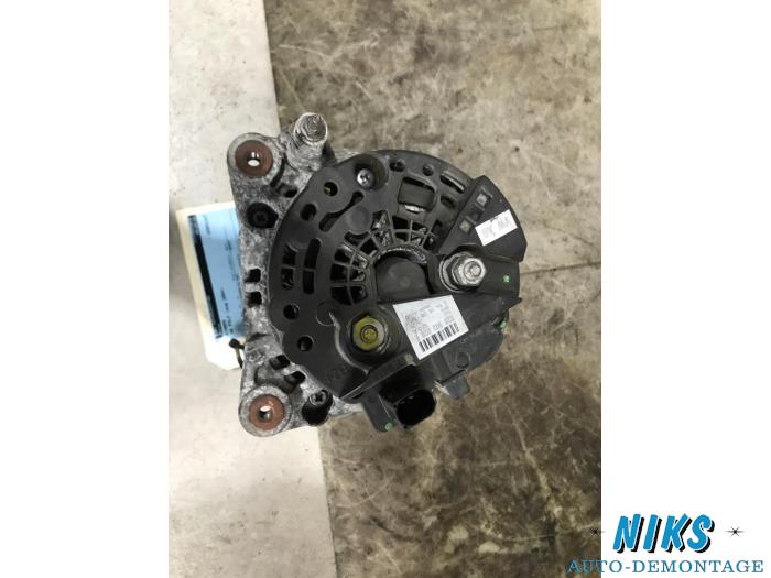 Dynamo van een Volkswagen Polo IV (9N1/2/3) 1.9 SDI 2004