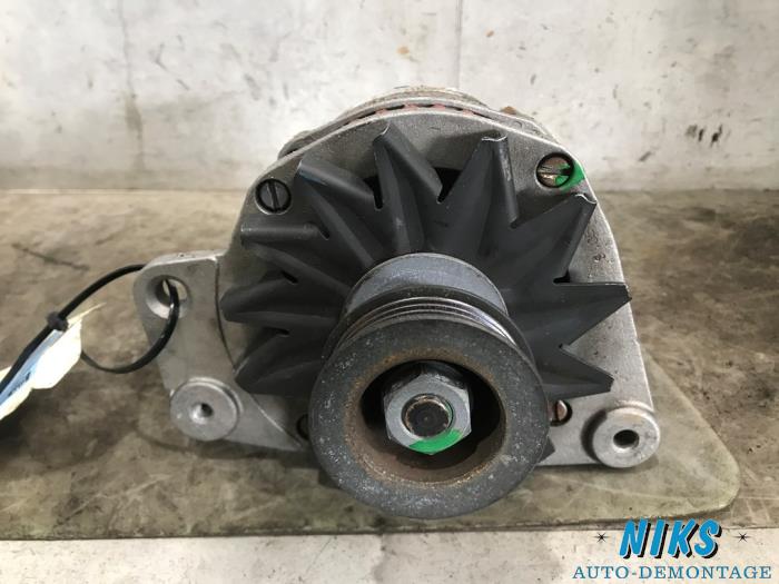 Gebruikte Dynamo Audi 80 (B4) 1.6 E/S Prijs op aanvraag aangeboden door Niks autodemontage
