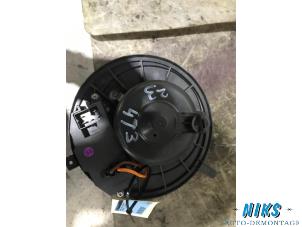 Gebruikte Chaufage Ventilatiemotor Volkswagen Passat Variant (3C5) 2.0 FSI 16V Prijs op aanvraag aangeboden door Niks autodemontage