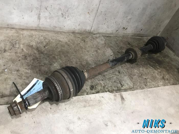 Gebruikte Steekas rechts-voor Toyota Corolla Verso (R10/11) 1.8 16V VVT-i Prijs op aanvraag aangeboden door Niks autodemontage