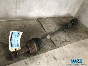 Gebruikte Aandrijfas rechts-voor Toyota Yaris II (P9) 1.0 12V VVT-i Prijs op aanvraag aangeboden door Niks autodemontage