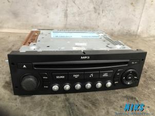 Gebruikte Radio Peugeot 207/207+ (WA/WC/WM) 1.6 16V VTi Prijs op aanvraag aangeboden door Niks autodemontage