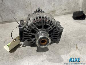 Gebruikte Dynamo Mercedes C Sportcoupé (C203) 1.8 C-180K 16V Prijs op aanvraag aangeboden door Niks autodemontage