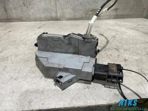 Gebruikte Slotmechaniek Portier 4Deurs links-achter Peugeot 308 SW (4E/H) 1.6 VTI 16V Prijs op aanvraag aangeboden door Niks autodemontage