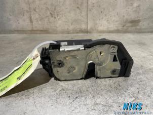 Gebruikte Deurslot Mechaniek 4Deurs links-voor BMW 3 serie (E90) 325i 24V Prijs op aanvraag aangeboden door Niks autodemontage