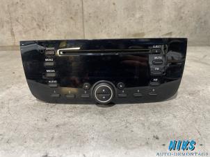 Gebruikte Radio Fiat Punto Evo (199) 1.3 JTD Multijet 85 16V Euro 5 Prijs op aanvraag aangeboden door Niks autodemontage