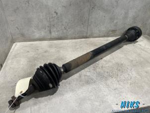 Gebruikte Aandrijfas rechts-voor Volkswagen Caddy III (2KA,2KH,2CA,2CH) 2.0 SDI Prijs op aanvraag aangeboden door Niks autodemontage