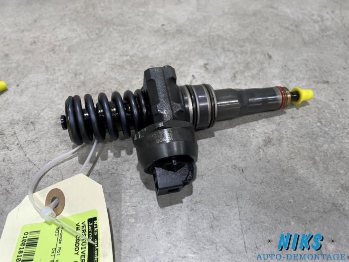 Verstuiver (diesel) van een Volkswagen Caddy III (2KA,2KH,2CA,2CH) 2.0 SDI 2005
