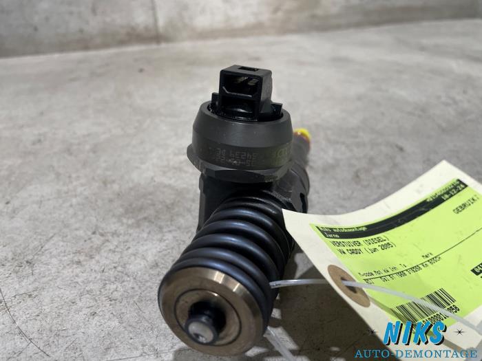 Verstuiver (diesel) van een Volkswagen Caddy III (2KA,2KH,2CA,2CH) 2.0 SDI 2005