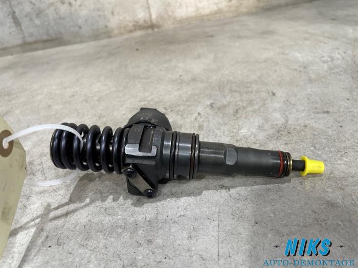 Verstuiver (diesel) van een Volkswagen Caddy III (2KA,2KH,2CA,2CH) 2.0 SDI 2005