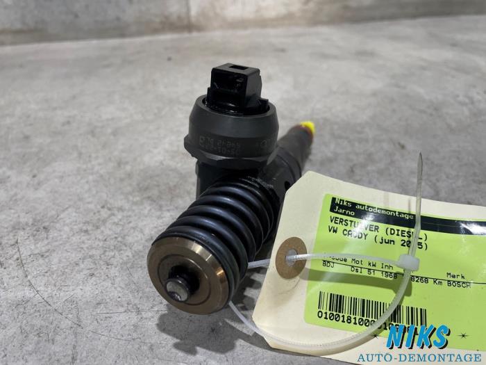 Verstuiver (diesel) van een Volkswagen Caddy III (2KA,2KH,2CA,2CH) 2.0 SDI 2005