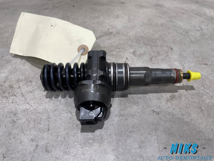 Verstuiver (diesel) van een Volkswagen Caddy III (2KA,2KH,2CA,2CH) 2.0 SDI 2005
