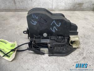 Gebruikte Deurslot Mechaniek 4Deurs links-voor BMW 3 serie Touring (E91) 320i 16V Prijs op aanvraag aangeboden door Niks autodemontage