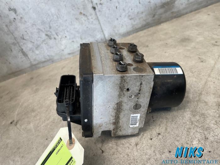 Gebruikte ABS Pomp Volkswagen Passat Variant (3C5) 1.4 TSI 16V Prijs op aanvraag aangeboden door Niks autodemontage
