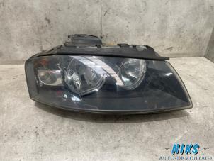 Gebruikte Koplamp rechts Audi A3 (8P1) 1.6 Prijs op aanvraag aangeboden door Niks autodemontage