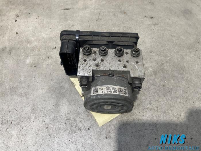 Gebruikte ABS Pomp Skoda Octavia Combi (5EAC) 2.0 TDI GreenTec 16V Prijs op aanvraag aangeboden door Niks autodemontage