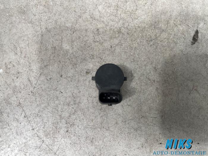 PDC Sensor van een Skoda Octavia Combi (5EAC) 2.0 TDI GreenTec 16V 2013