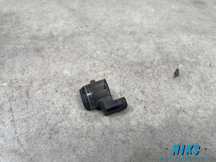 PDC Sensor van een Skoda Octavia Combi (5EAC) 2.0 TDI GreenTec 16V 2013