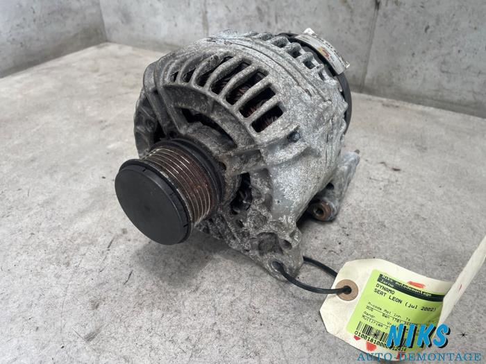 Gebruikte Dynamo Seat Leon (1M1) 1.8 20V Turbo Prijs op aanvraag aangeboden door Niks autodemontage