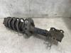 Schokdemperpoot links-voor van een Opel Astra H SW (L35), 2004 / 2014 1.7 CDTi 16V, Combi/o, Diesel, 1.686cc, 74kW (101pk), FWD, Z17DTH; EURO4, 2004-08 / 2010-10, L35 2005
