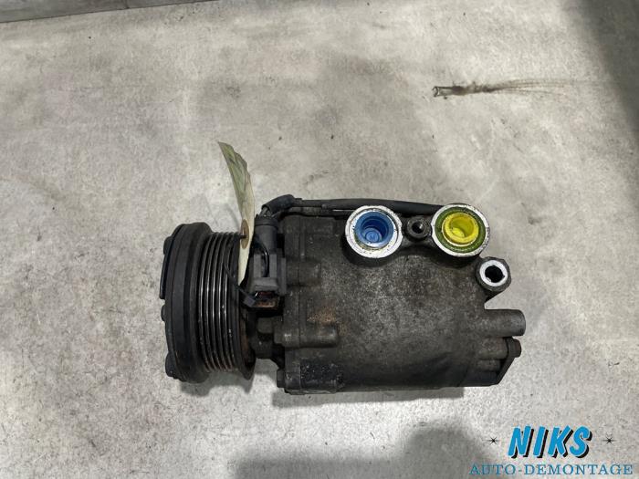 Gebruikte Aircopomp Ford Transit Connect 1.8 TDCi 90 DPF Prijs op aanvraag aangeboden door Niks autodemontage