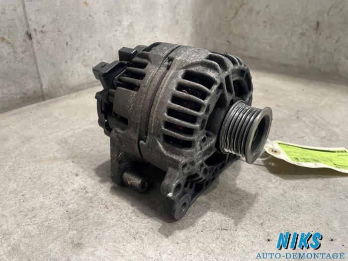 Gebruikte Dynamo Volkswagen Golf V (1K1) 1.4 FSI 16V Prijs op aanvraag aangeboden door Niks autodemontage