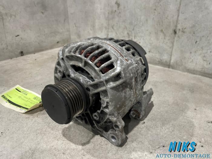 Dynamo van een Audi A3 (8L1) 1.6 2001