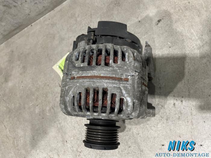 Dynamo van een Audi A3 (8L1) 1.6 2001