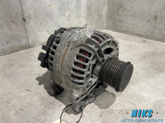 Dynamo van een Audi A3 (8L1) 1.6 2001