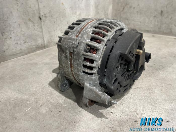 Dynamo van een Audi A3 (8L1) 1.6 2001